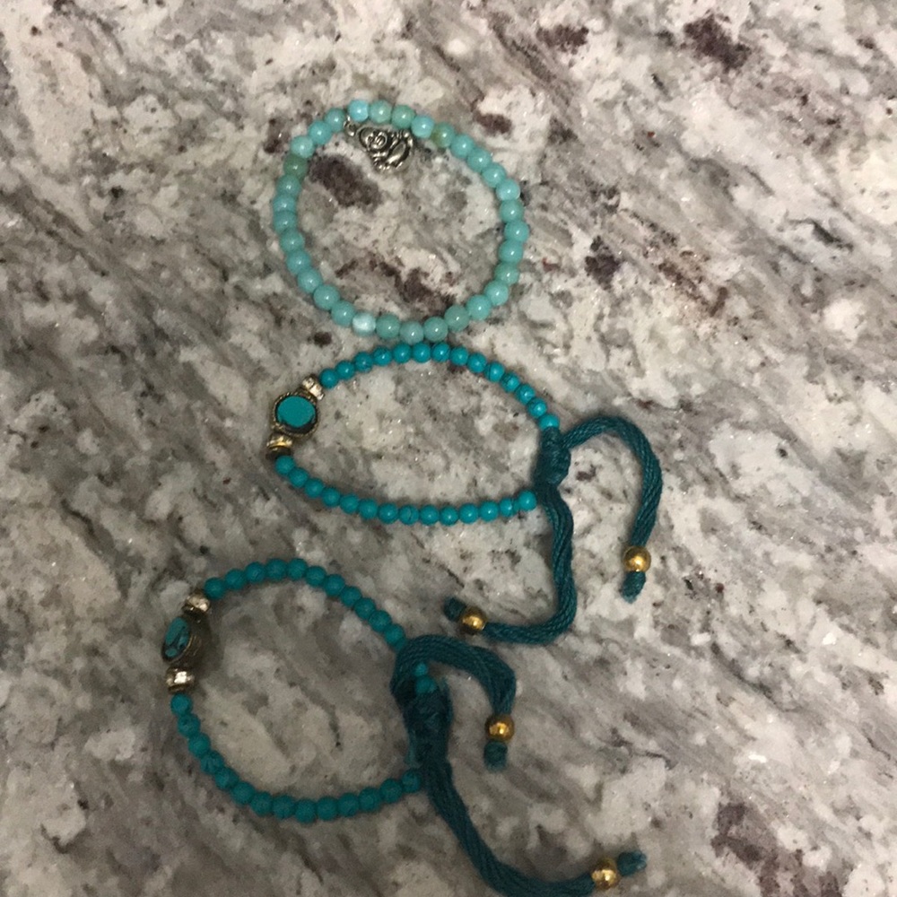 3 Teal bracelets 🌹